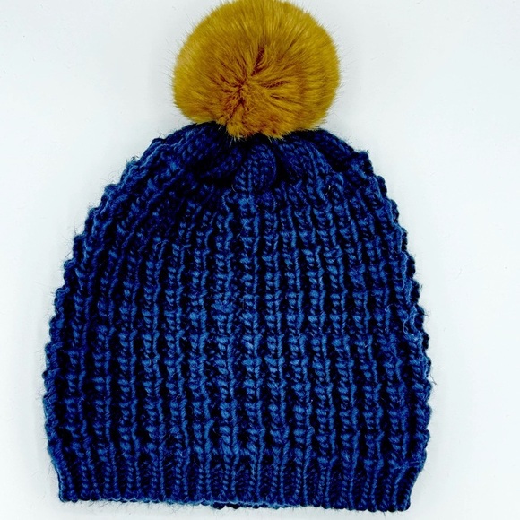 Kyi Kyi Canada Wool Blend Navy Pom Pom Beanie - Picture 1 of 8